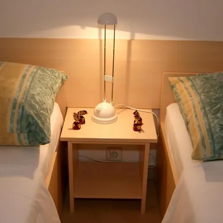 With One Bedroom In Crikvenica, With Enclosed Garden And Wifi - 200... Apartment